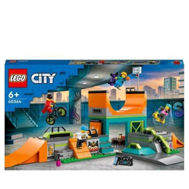 Image of Lego city skate park urbano con bmx skateboard monopattino rollerblade e 4 minifigure