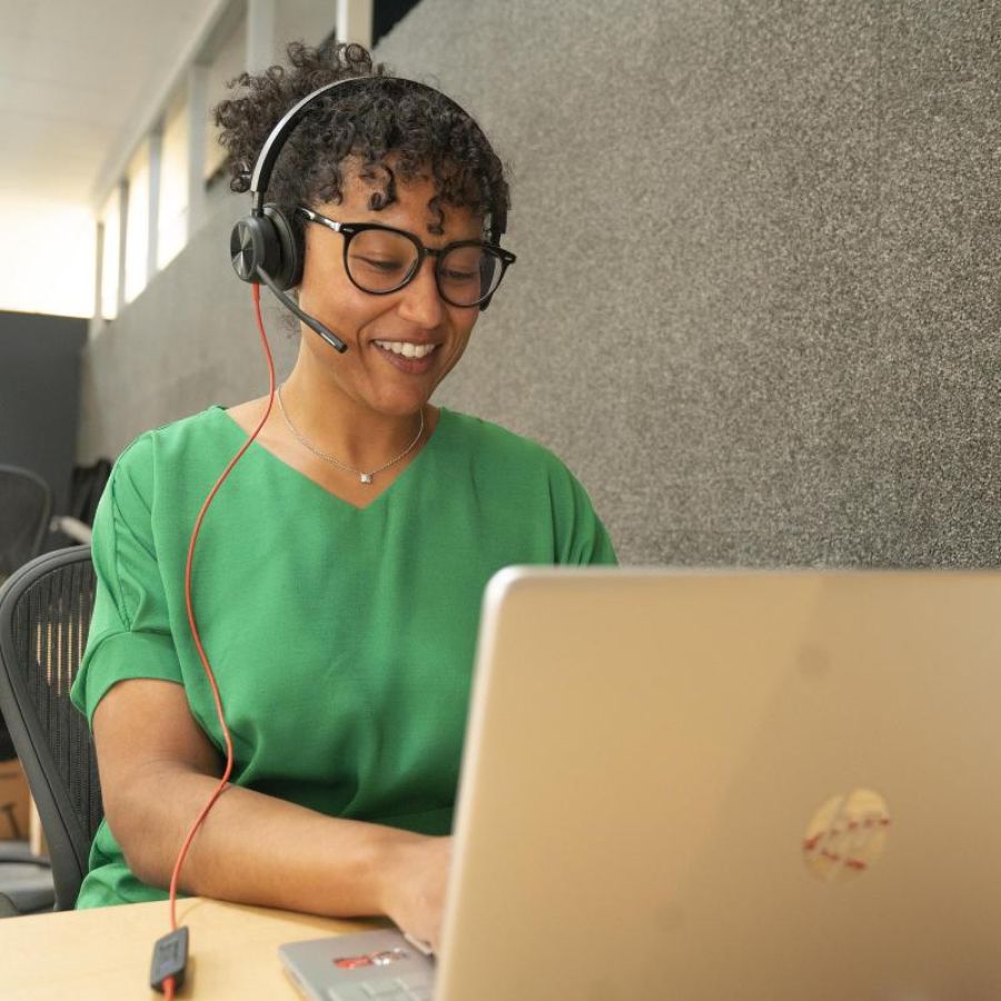 Poly cuffie stereo blackwire 8225 con connettore usb-c + adattatore usb-c/a